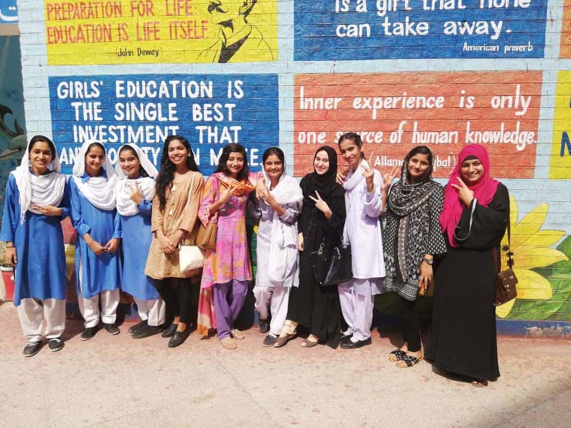 AMNA’S STORY: HOW FORMER STUDENTS IN PAKISTAN ARE BUILDING THE CONFIDENCE OF THE NEXT GENERATION
