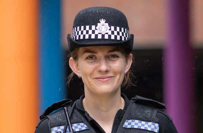 POLICE NOW: TRANSFORMING COMMUNITIES￼